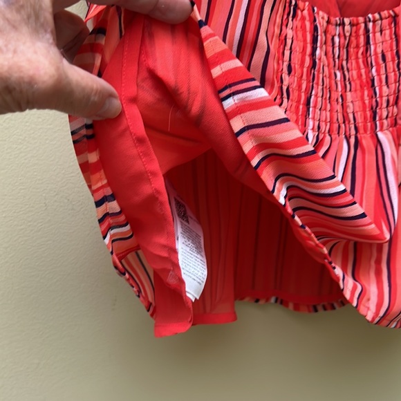 NWOT GUESS top, M - Picture 4 of 11